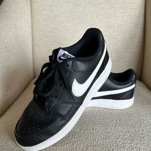 Nike Court Vision- women’s 8
